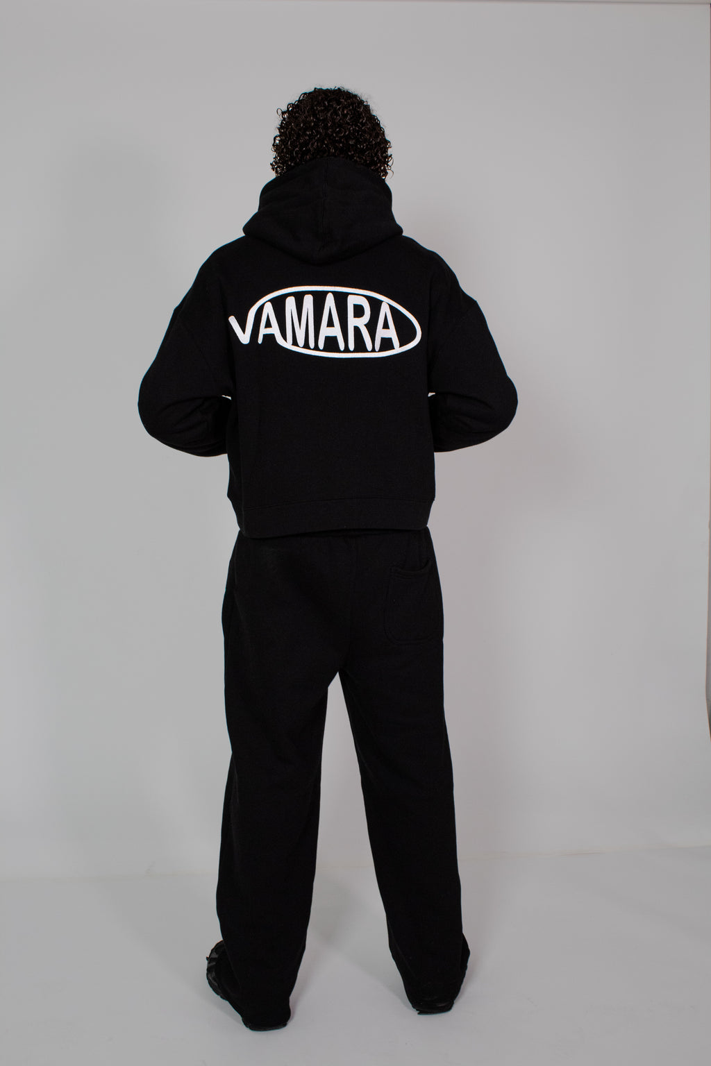 BLACK ZIP  ESSENCE VAMARA