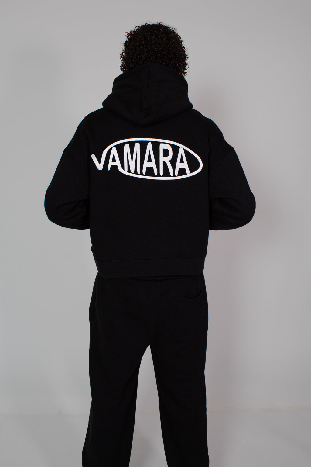 BLACK ZIP  ESSENCE VAMARA